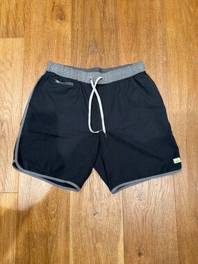 Men's Vuori Black Drawstring Athletic Shorts with Gray Trim